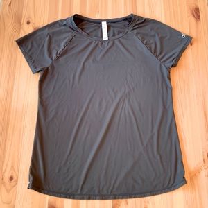 ALO Grey Short Sleeve Shirt - Small